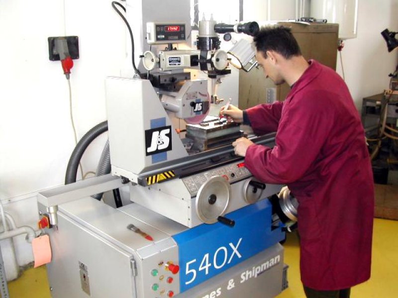 Jones&Shipman 540x Precision surface grinding machine