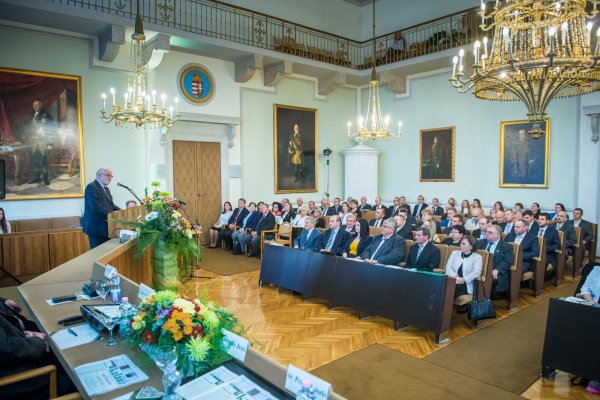 Ausgezeichneter  Facharbeiter Preis