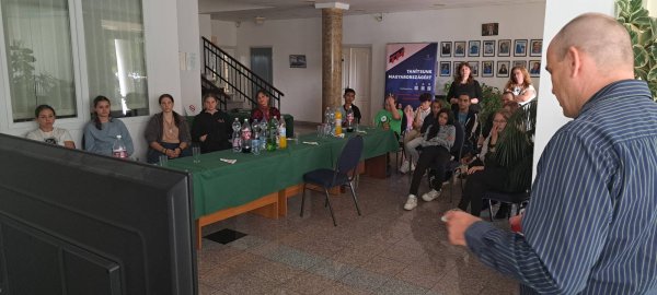 Ismét  jártak nálunk iskolások a  „Tanítsunk Magyarországért!” program keretében!