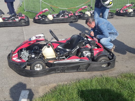 FIRMEN GOKART WETTBEWERB