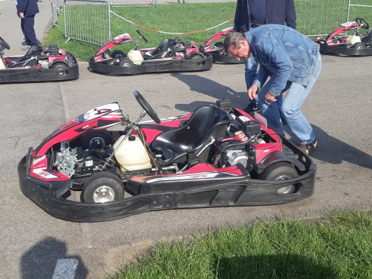 FIRMEN GOKART WETTBEWERB