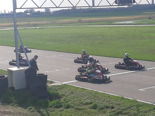 Céges gokart versenyt szerveztünk