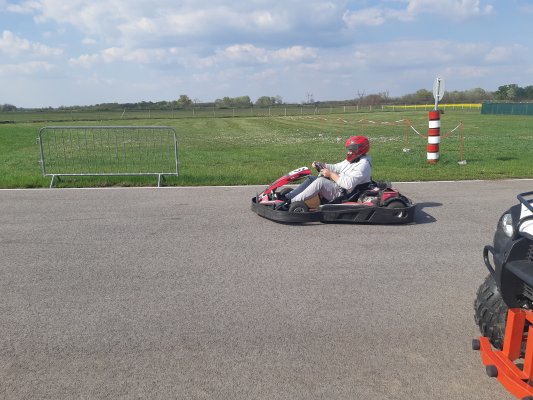 Céges gokart versenyt szerveztünk